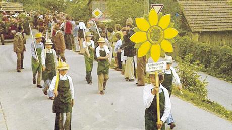 Die Teilnahme an Festzügen und Vereinsveranstaltungen gehört bei den Gartenfreunden Scheuring dazu. Unser Foto zeigt sich 1976 bei einem Umzug in Winkl.
