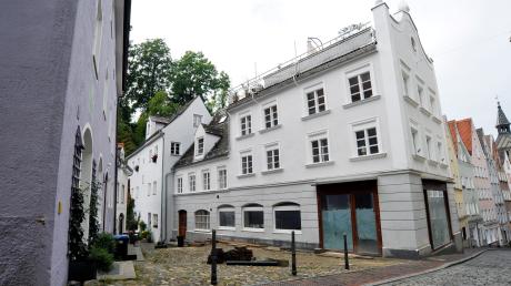Länger als geplant hat die Sanierung des Gebäudes „Alte Bergstraße 400“ gedauert. Im Frühjahr soll das ehemalige Café  Zirnheld nun endgültig wieder eröffnen. 