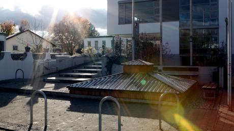 Der Schondorfer Rathausbrunnen befindet sich bereits in der Winterruhe, im Gemeinderat entbrannte um ihn wieder eine lebhafte Debatte.