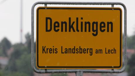 Wegen Grundstücksverkäufen in der Gemeinde Denklingen hat sich eine Bürgerin an die Kommunalaufsicht gewandt.  