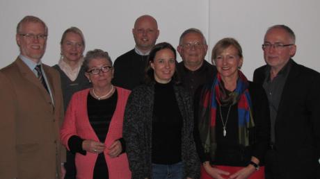 Die Schondorfer SPD zieht mit Dominic Scales (links) als Bürgermeisterkandidat und acht Gemeinderatsbewerbern (auf dem Foto fehlt Michael Deininger) in die Kommunalwahl.  

