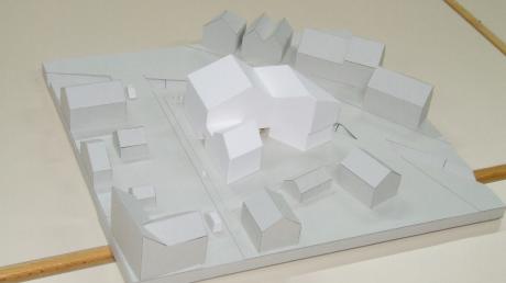 Dieses Modell stellt das angefragte Gebäude für eine Nachfolgenutzung des Steinhauser-Anwesens an der Uttinger Bahnhofstraße dar. 