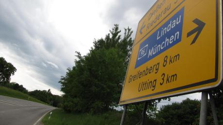 Die Gemeinde Utting will, dass ein Radweg an der Staatsstraße nach Riederau gebaut wird. 