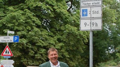 Die Schilder für die neuen Parkregeln sind da, die Markierungen im seenahen Bereich von Utting sollen nächste Woche angebracht werden, sagt Bürgermeister Josef Lutzenberger.  

