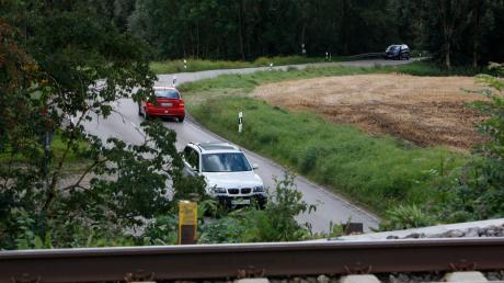Die Staatsstraße 2054 zwischen Ramsach und Schwabhausen, im Waldstück vor der Bahnlinie,  wird wegen  Bauarbeiten ab Montag gsperrt gesperrt sein.