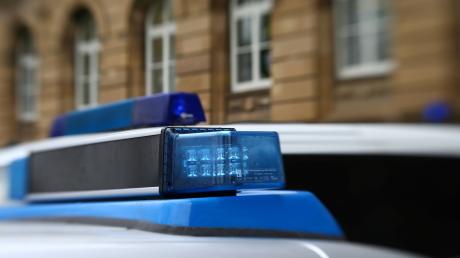 Ein Lkw-Fahrer verursachte in Oberfranken drei Unfälle - und fuhr einfach weiter.