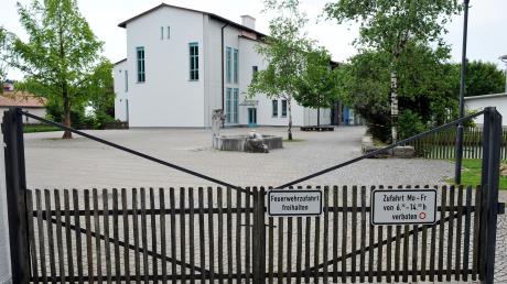 Mitte August sind Unbekannte in die Grundschule Hofstetten eingedrungen. Sie hinterließen dort hohen Sachschaden.