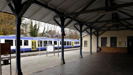 Schondorfer Bahnhof wird verschönert: Die Winter- und Sommerhalle sollen gestrichen werden