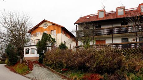 Der Sonnenhof in Holzhausen soll Gaststätte und Beherbergungsbetrieb bleiben, fordert ein Bürgerantrag, ein anderer will zumindest eine künftige Wohnnutzung begrenzen. 