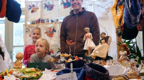 Allerhand verschiedene Waren gab es beim Adventsmarkt von Regens Wagner in Holzhausen. 
