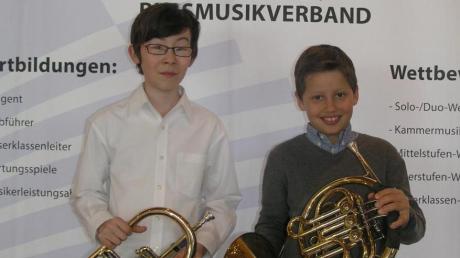 Dominik Zimmermann (Flügelhorn) und Justus Kochsiek (Waldhorn) zählten zu den erfolgreichen Teilnehmern am Solo/Duo-Wettbewerb in St. Ottilien. 