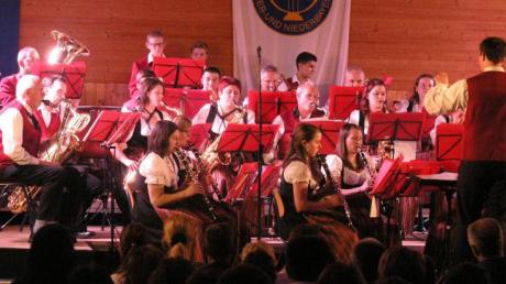 Mit zwei Konzerten feierte das Blasorchester Geltendorf am Wochenende sein 15-jähriges Bestehen. 