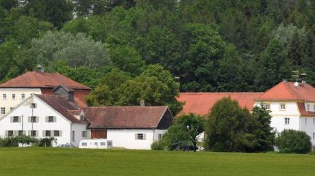 Teuer wird für die Gemeinde Finning die Erschließung der Aussiedlerhöfe und Weiler (im Bild ist das Gut Westerschondorf zu sehen).