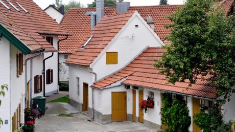 Die Dächer Eresings: Im Bebauungsplan „Ortskern“ wird großer Wert auf die Dachformen gelegt. 	