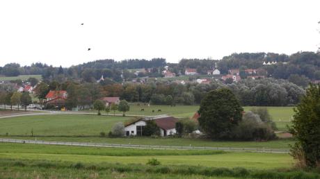 Wer den Permanenten Wanderweg in Geltendorf begeht, hat vom Riedberg aus nach Norden einen schönen Blick auf Kaltenberg und im Süden Richtung Alpen. Der Weg wurde am Wochenende eingeweiht. 