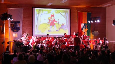 „Hans im Glück“ machte sich beim Märchenkonzert des Geltendorfer Blasorchesters auf einen musikalischen Weg. 	