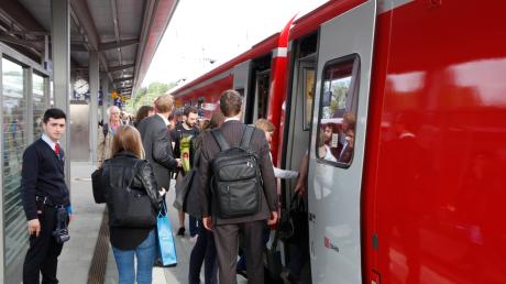 Im Bahnknoten Geltendorf modernisiert die Deutsche Bahn die Leit- und Sicherungstechnik. 