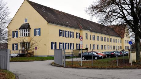 Fliegerhorst Penzing: Aus Sicht der Bundeswehr können in den Gebäuden keine Asylbewerber untergebracht werden.