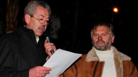 Unterstützt von Matthäus Unsin (rechts) las Rudolf Geiger eine Weihnachtsgeschichte vor. 