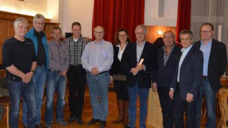 Die Vorstandsmitglieder und deren Stellvertreter zusammen mit den Vertretern des Amts für Ländliche Entwicklung und der Gemeinde Penzing.