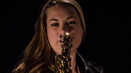Lena Maier ist in der Landsberger Musikszene kein unbeschriebenes Blatt. Mittlerweile spielt die Saxofonistin aus Pürgen vor allem in München. 