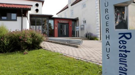 Die Gemeinde Pürgen steht wieder ohne Wirt da: Um die Wirtschaftlichkeit des Bürgerhauses zu verbessern, dürfen künftig von außerhalb keine Speisen und Getränke mehr ins kirchliche Gemeindezentrum gebracht werden.