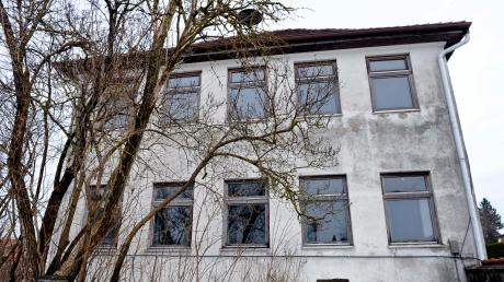 Die alte Schule in Hofstetten wird saniert statt abgerissen: Dafür hat sich der Gemeinderat mit einer knappen Mehrheit von 7:6 ausgesprochen.