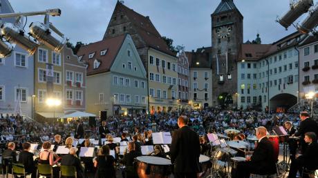 Im kommenden Sommer wird die Stadtkapelle Landsberg im Rahmen der Europatage der Musik vom Bayerischen Blasmusikverband die „Pro Musica-Plakette“ für eine mehr als 100-jährige Tradition erhalten. Doch bangt sie inzwischen um das Überleben – es gehen ihr die Musiker aus. 