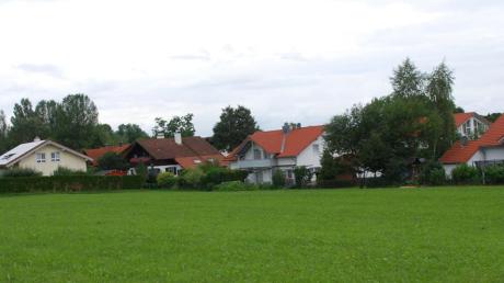 Auf etwa 5000 Quadratmeter sollen zehn neue Bauplätze am Egelsee-Süd in Pürgen erschlossen werden. Das hat der Gemeinderat in seiner jüngsten Sitzung beschlossen. 