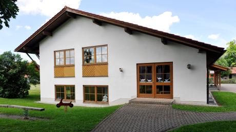 Jetzt heißt die Apfeldorfer Schule „Grundschule Apfeldorf-Kinsau“. Auf eine Umbenennung nach einer Persönlichkeit konnten sich die Gemeinderäte nicht einigen.