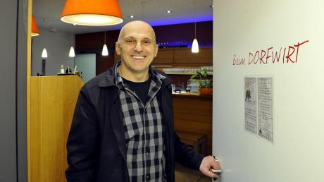 Igor Dodig betreibt ab Februar mit seiner Familie die Gastwirtschaft „Beim Dorfwirt“ im Bürgerhaus Schwifting. 