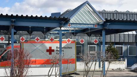 Im Landsberger Klinikum hat es einen Zwischenfall gegeben: Ein Mann wollte sich dort behandeln lassen – plötzlich zückte er ein Messer.