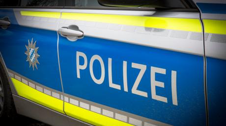 Im Landkreis Landsberg flüchtete ein betrunkener Autofahrer bei einer Verkehrskontrolle vor der Polizei. Nach einer rasanten Verfolgungsjagd wurde der Greifenberger gestellt.
