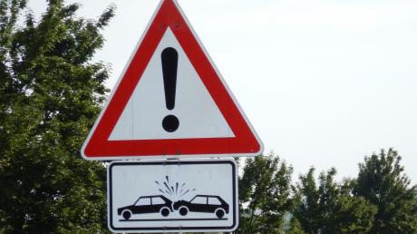 Auf der B17 bei Schongau kam es zum Zusammenstoß mehrerer Autos.