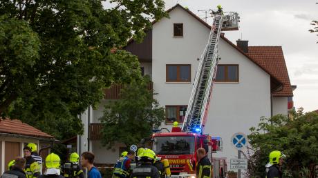Ein Schaden von rund 150000 Euro ist am Montag bei einem Dachstuhlbrand in Kaufering entstanden.
