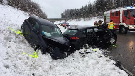 Ein schwerer Verkehrsunfall hat sich am Sonntagnachmittag auf der B17 im Landsberger Westen ereignet.
