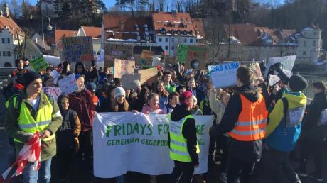Hunderte Schüler am Freitag im Rahmen von "Fridays for Future" für den Klimaschutz demonstriert.
