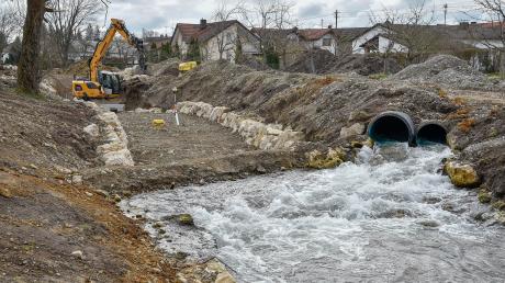 Am Verlorenen Bach wird noch bis Mitte des Jahres der Hochwasserschutz verbessert. Die Gemeinde Prittriching hat für die Maßnahme im aktuellen Haushalt über 400000 Euro eingestellt. 