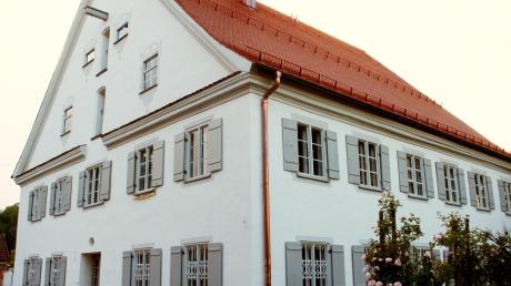 Für die Sanierung des Pfarrhofs erhält Kinsau die Denkmalschutzmedaille des Freistaates. 