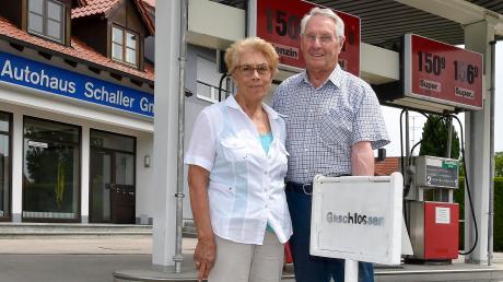 Ende des Monats schließen Helma und Georg Schaller ihre Tankstelle und Werkstatt in Schwifting nach über 60 Jahren. Der Autohandel der Familie ist schon vor einigen Jahren nach Landsberg umgezogen. Das Geschäft haben die beiden Söhne übernommen. 