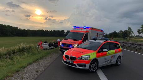 Ein schwerer Verkehrsunfall hat sich am Sonntagmorgen auf der A96 zwischen Landsberg West und Buchloe Ost ereignet.