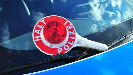 Ein kurioser Unfall mit einer Seniorin aus Dießen beschäftigte die Polizei in Weilheim.