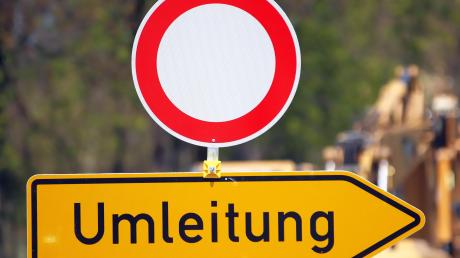 Wegen Sanierungsarbeiten bleibt die Kreisstraße zwischen Vilgertshofen und Reichling gesperrt.