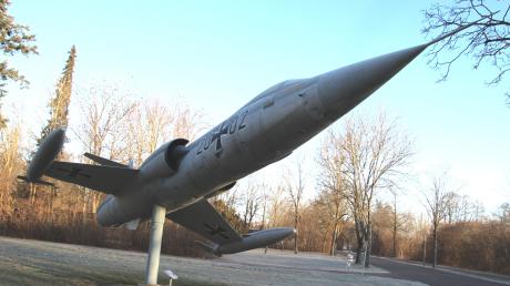 Ein Teil der militärgeschichtlichen Sammlung ist dieser Starfighter auf dem Fliegerhorst Lechfeld.