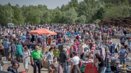 Tausende kommen jährlich im Herbst zum Flohmarkt nach Hofstetten. Heuer fällt die Veranstaltung wegen der weiterhin zu erwartenden Hygienemaßnahmen aus.