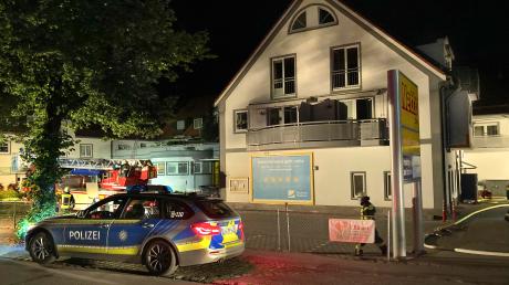In Greifenberg brannte es am Wochenende zweimal in einem Wohn- und Geschäftshaus.