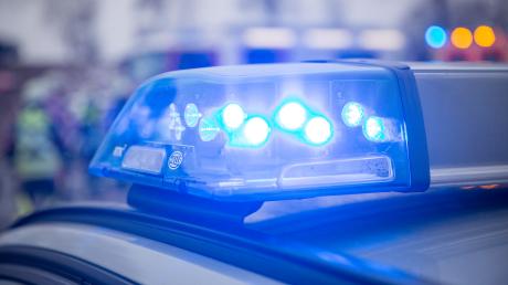 Gleich mehrere Unfälle hat eine Autofahrerin am Montag in Nordendorf verursacht. 