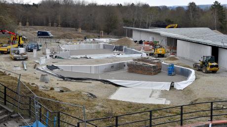 So sieht es derzeit auf der Baustelle für das neue Freibad in Greifenberg aus.