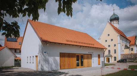 Erstmals hat die Gemeinde Eresing ein richtiges Rathaus.
