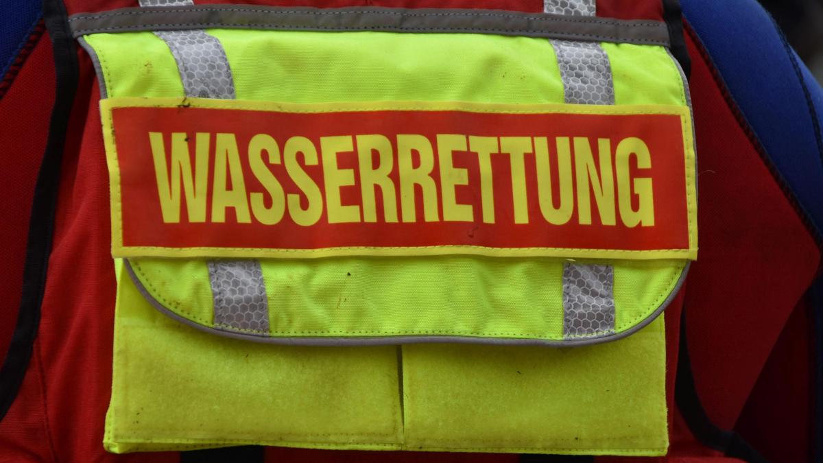 #Altenstadt-Herrstetten: Badeschlappen gefunden: Feuerwehr und Wasserwacht suchen Illerkanal ab